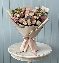 Букет цветов из:  Розы и Лизиантусы в Советском