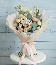Букет цветов из:  Розы и Лизиантусы в Советском