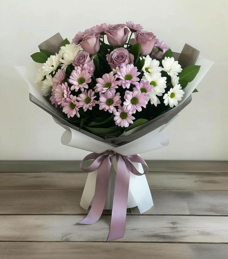 Букет цветов из: Хризантемы и Розы в Советском