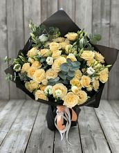 Букет цветов из:  Розы и Лизиантусы в Советском