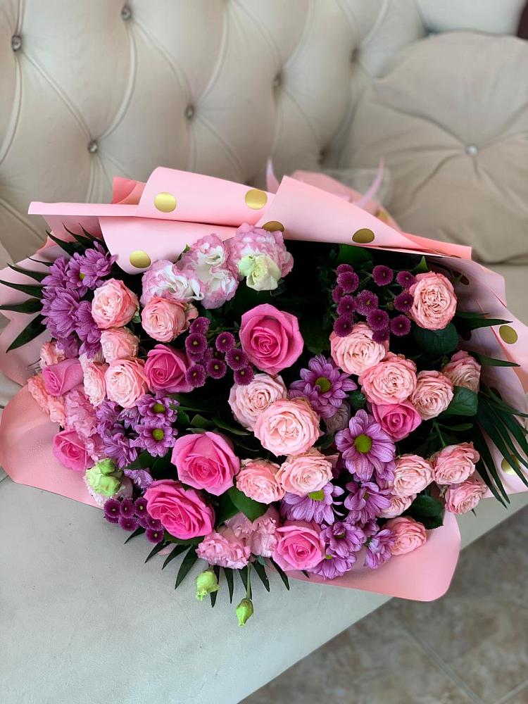 Букет цветов из: Хризантемы, Розы и Лизиантусы в Советском