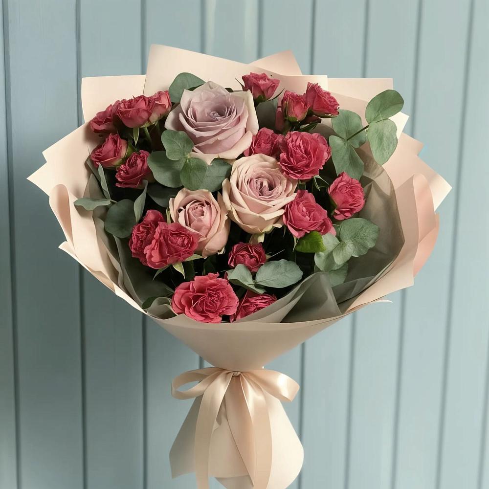 Букет цветов из: Гвоздики и Розы в Советском