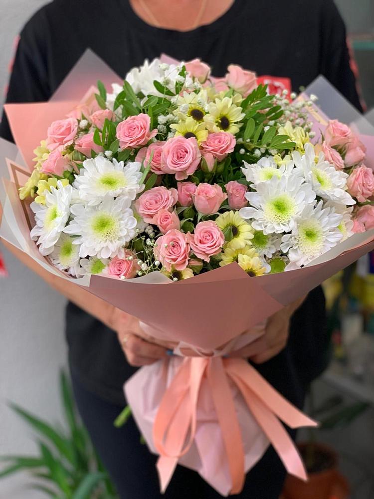 Букет цветов из: Розы и Хризантемы в Советском