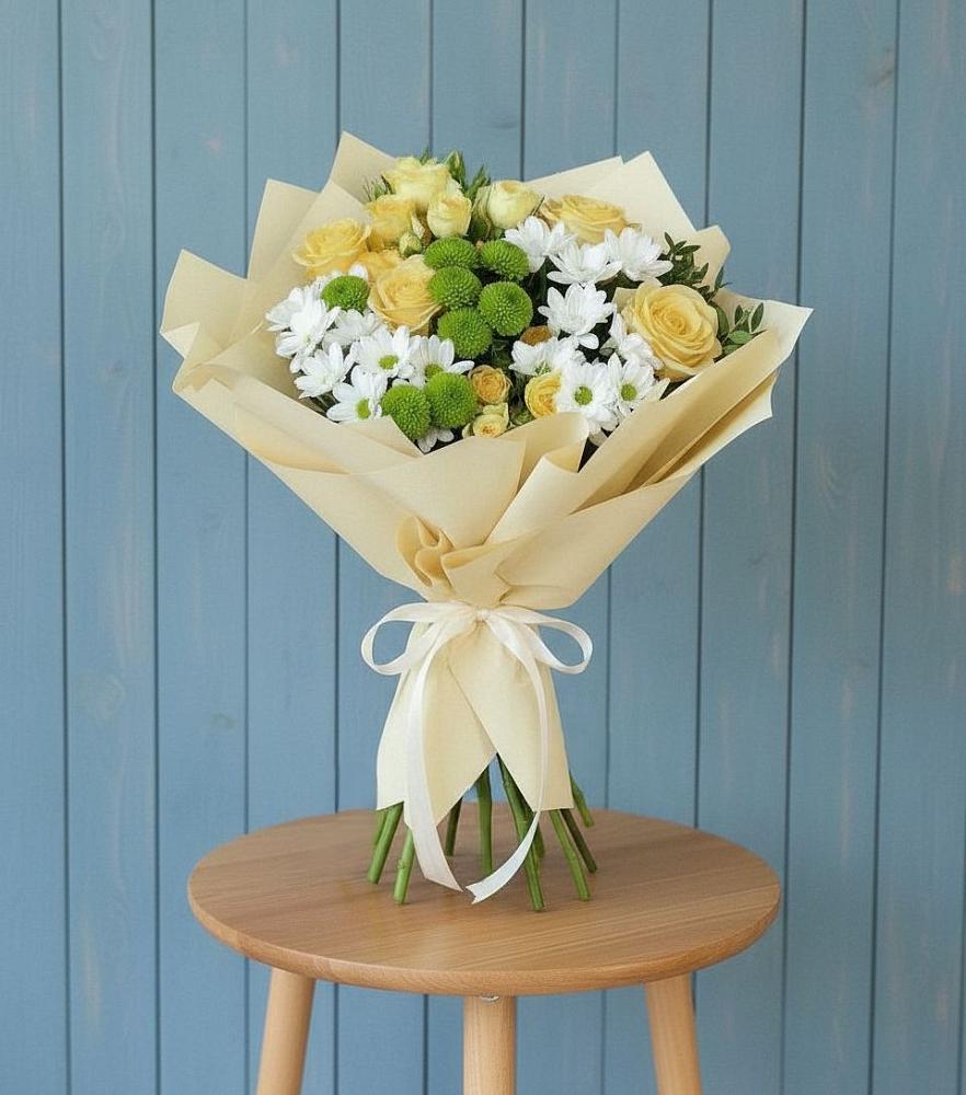 Букет цветов из: Хризантемы и Розы в Советском