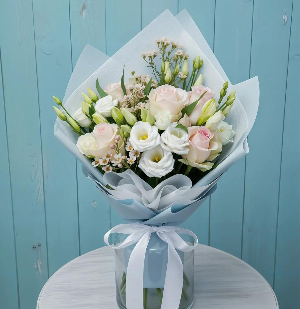 Букет цветов из: Розы и Лизиантусы в Советском