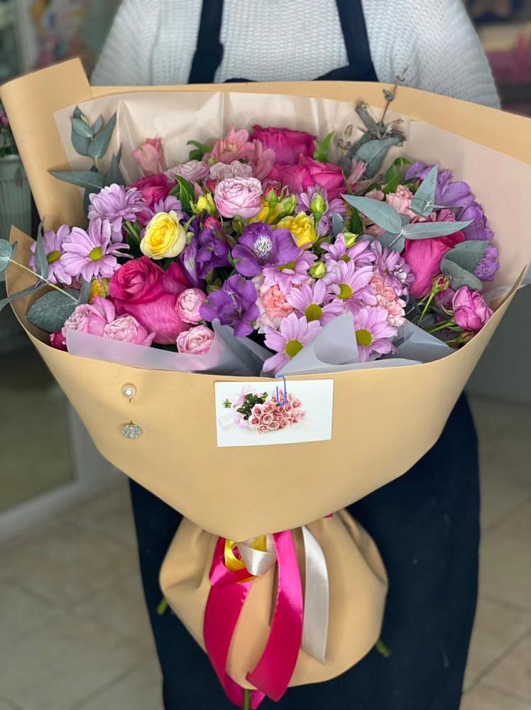 Букет цветов из: Хризантемы, Гвоздики и Альстромерии в Советском