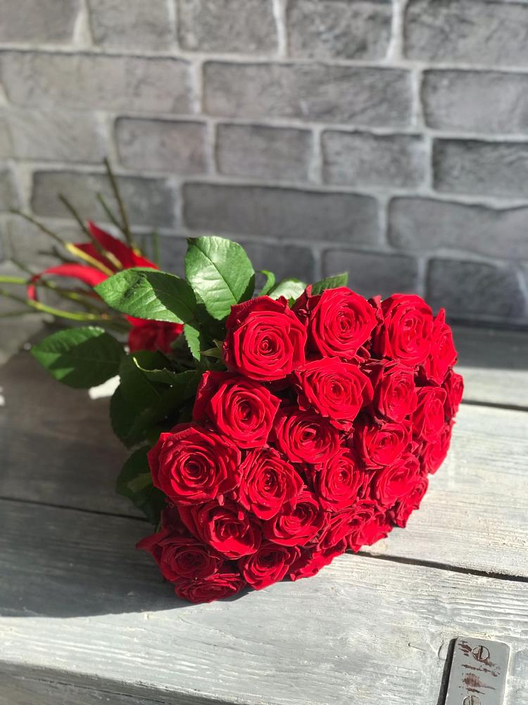 Букет Красные розы Фридом в Советском