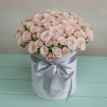 Цветочная композиция из Розы в шляпной коробке в Советском