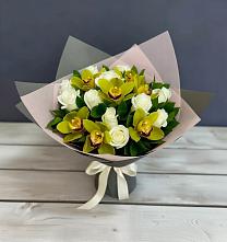 Букет цветов из:  Орхидеи и Розы в Советском