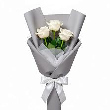Букет 3 белые розы в Советском