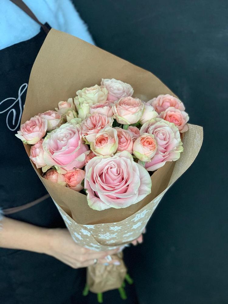 Букет цветов из: Хризантемы и Розы в Советском