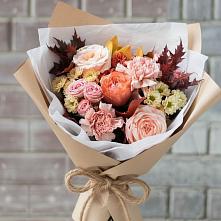 Букет цветов из:  Гвоздики, Хризантемы и Розы в Советском