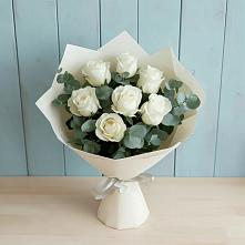 Букет Белые розы в Эвкалипте в Советском