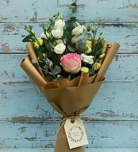 Букет цветов из:  Розы и Лизиантусы #REPLACE_PRED# Советском